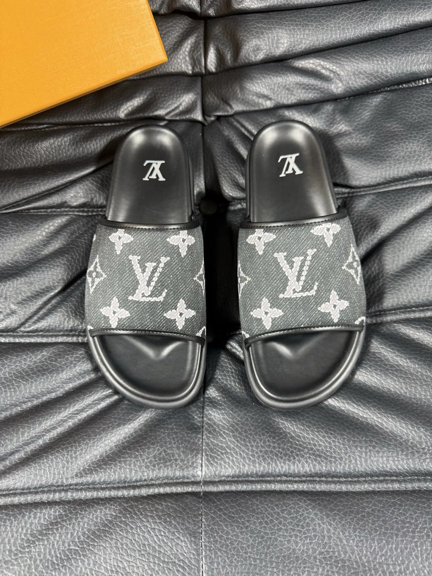 Louis Vuitton Monogram Light Luxury Style Black and Grey Slippers