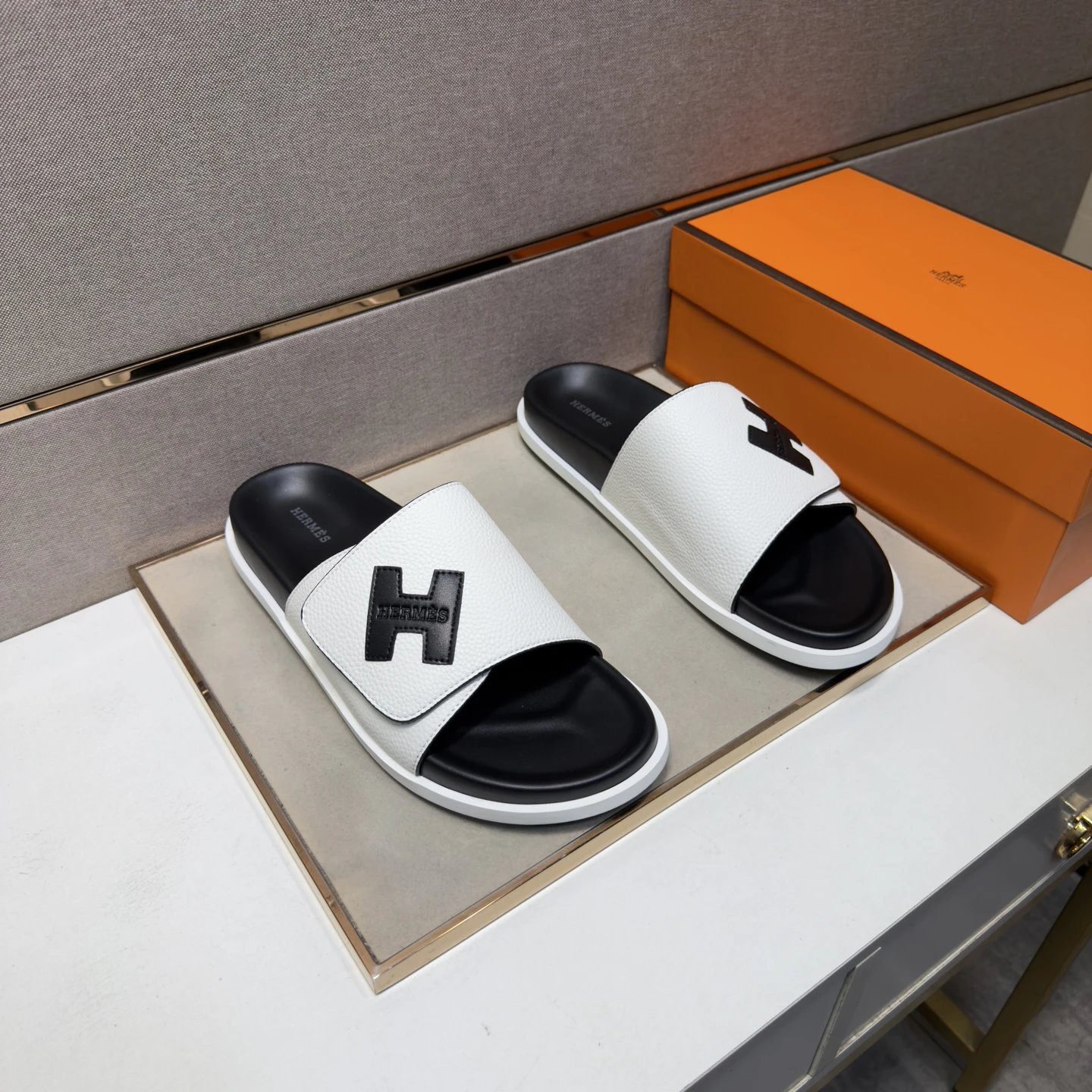 Hermès H Collection Casual Style Black and White Slide Sandals